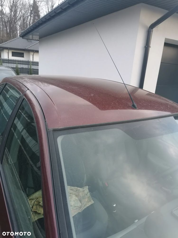 Nissan Almera Tino - 6