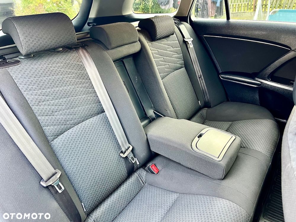 Toyota Avensis 2.2 D-4D Premium - 19