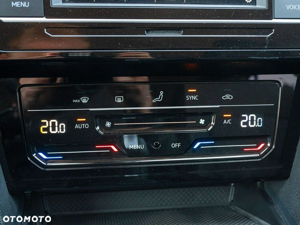 Volkswagen Passat - 17