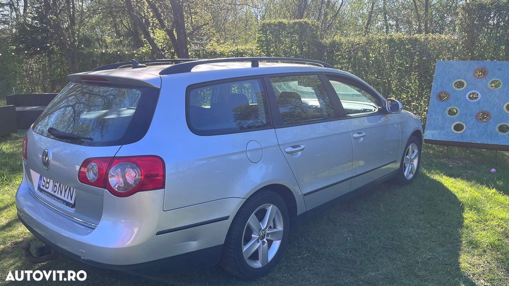 Volkswagen Passat 1.6 FSI Comfortline - 5