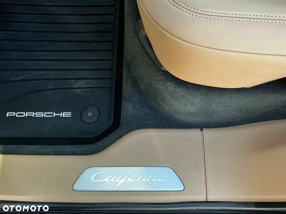 Porsche Cayenne Standard - 22