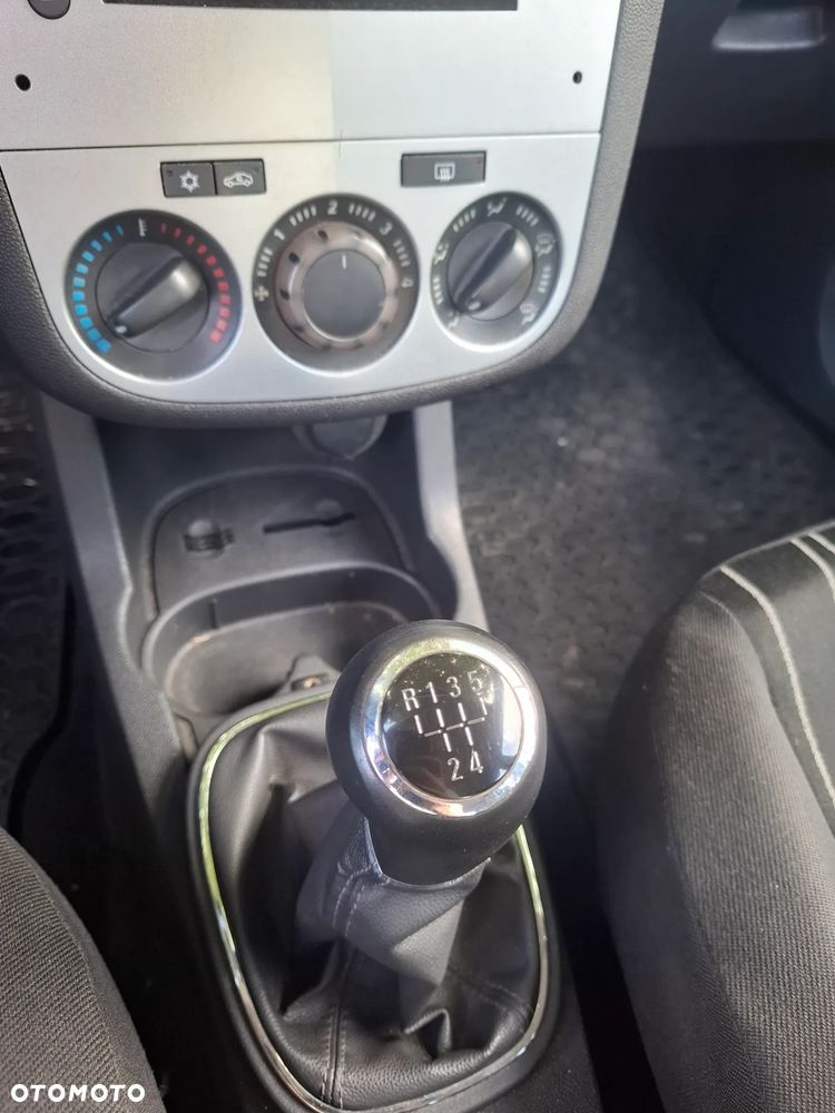 Opel Corsa 1.2 16V Enjoy - 12