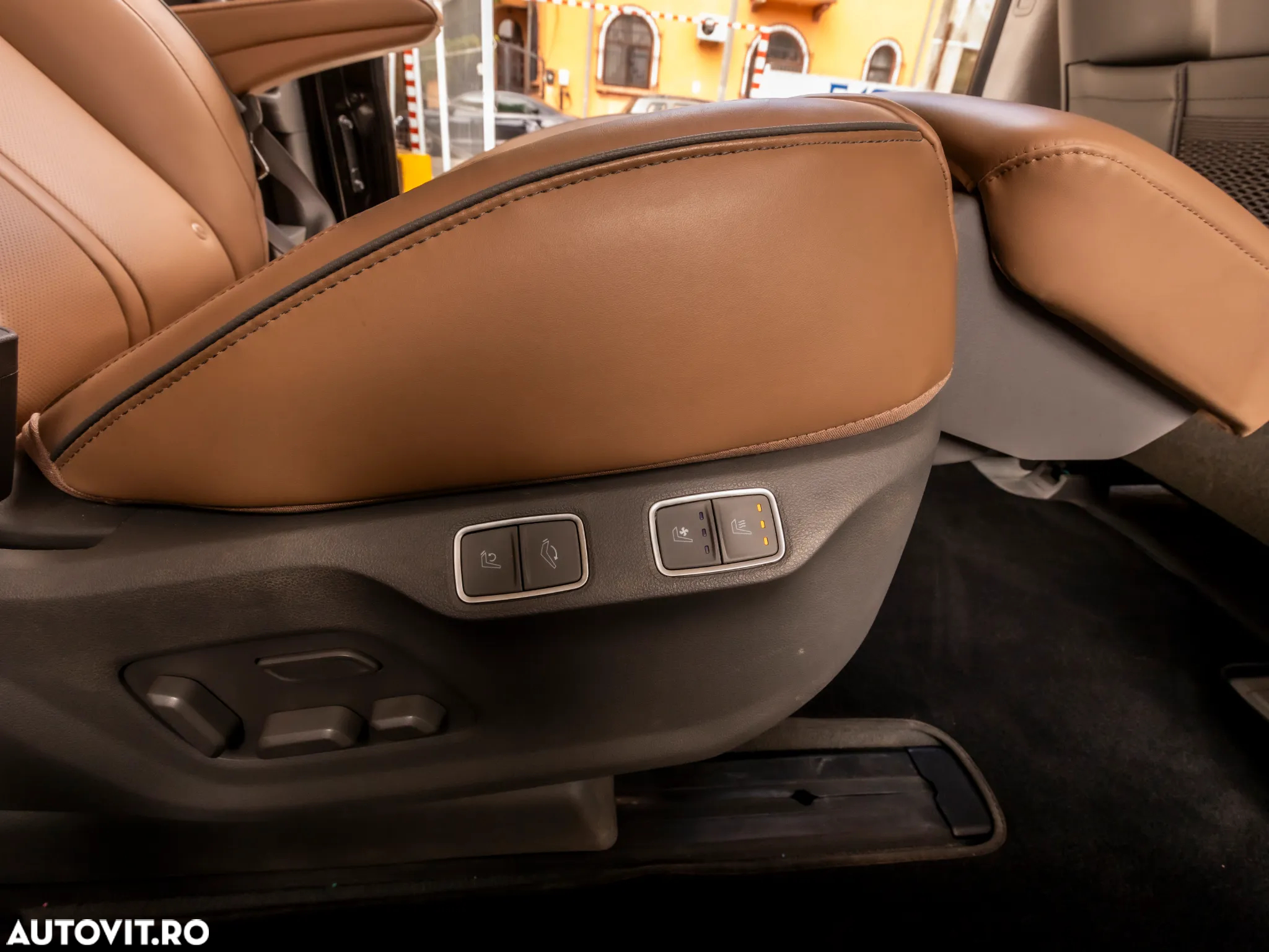 Hyundai Staria 2.2 CRDi Allrad Signature - 16