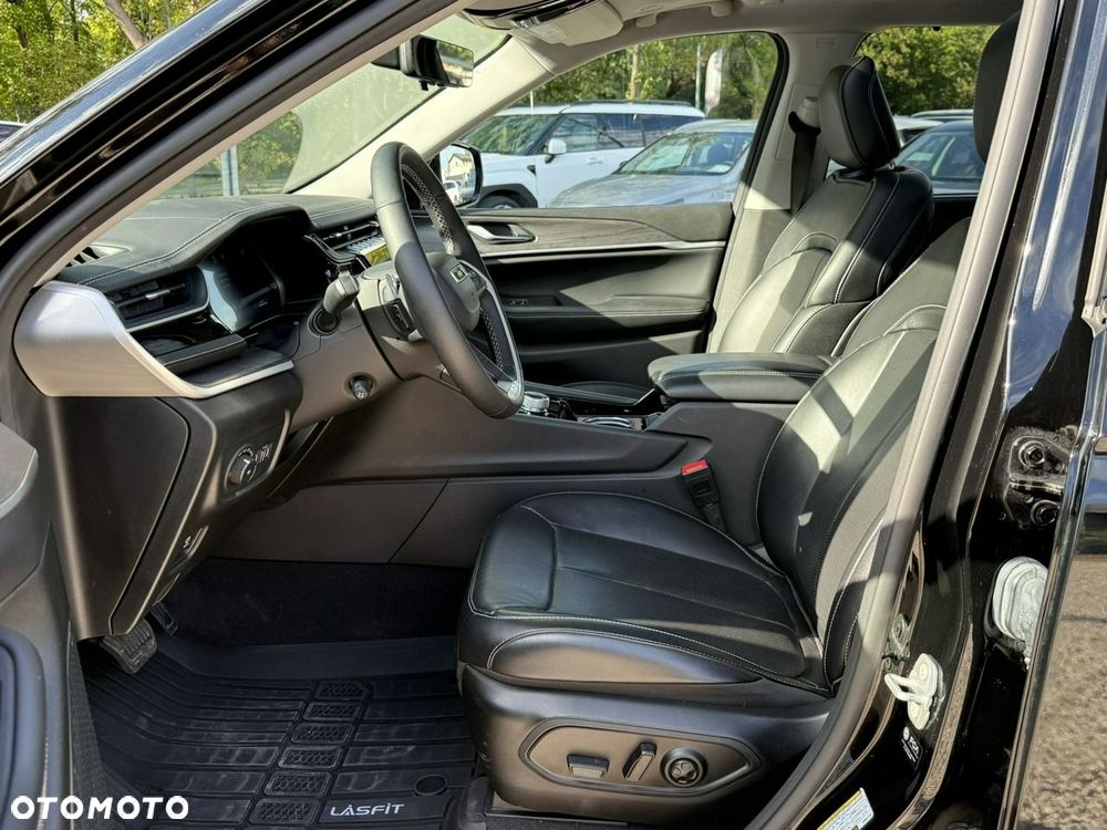 Jeep Grand Cherokee - 11