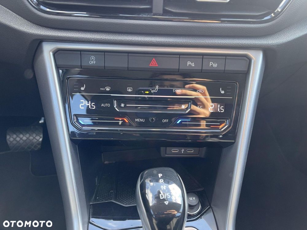 Volkswagen T-Roc - 13