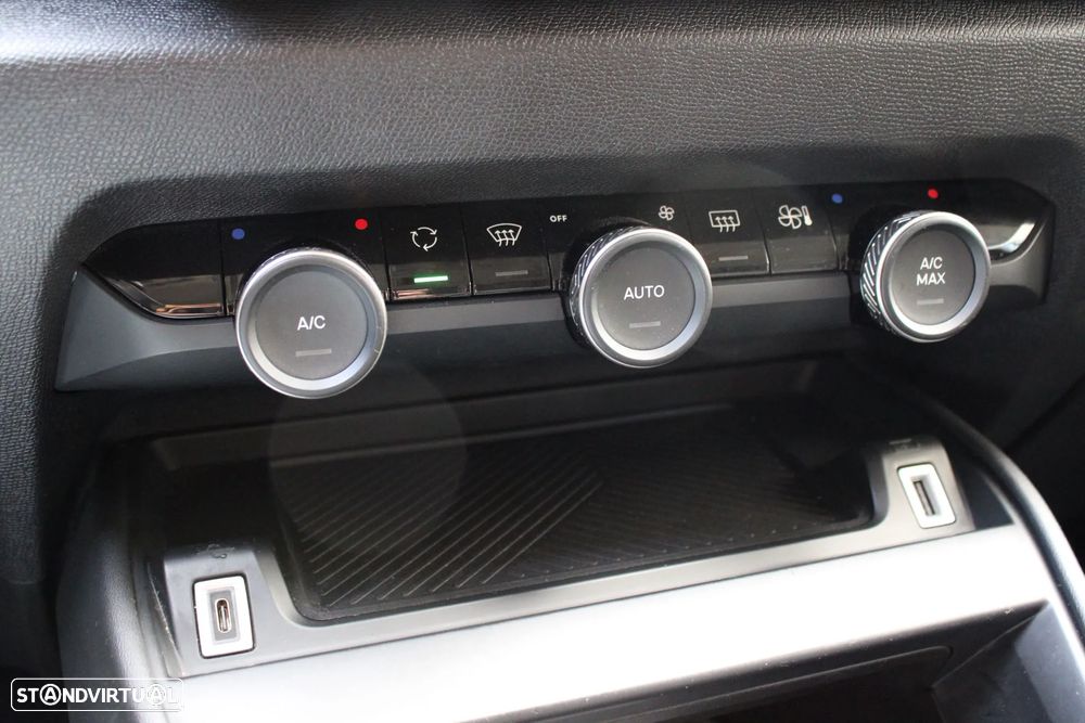 Citroën C4 PureTech 130 Stop&Start EAT8 SHINE - 18