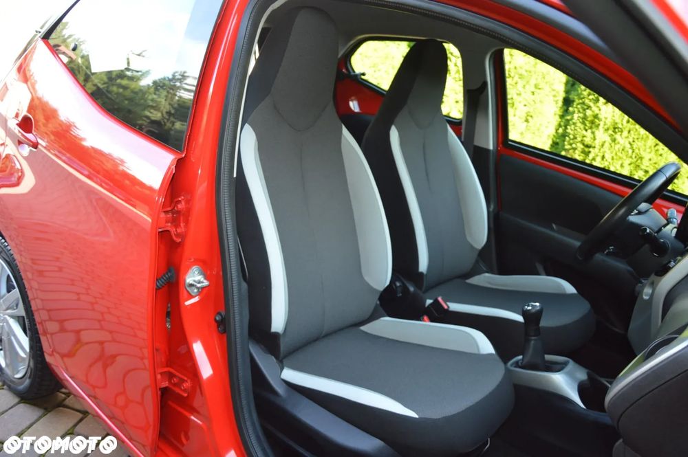 Toyota Aygo x-play touch - 28