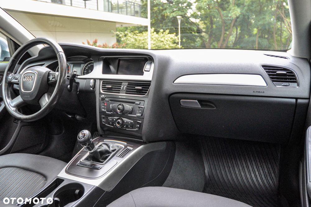 Audi A4 Limousine - 11