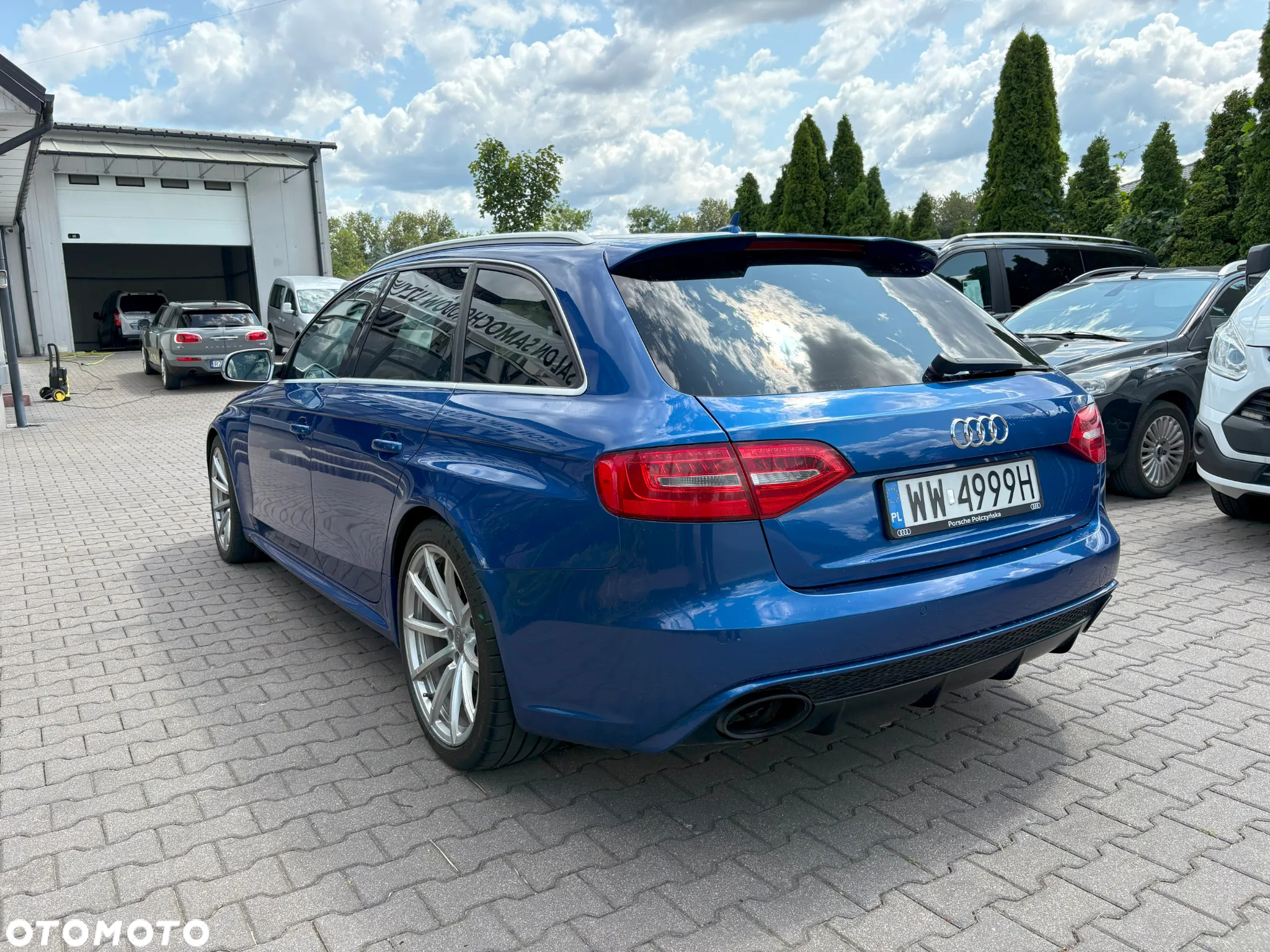 Audi RS4 Standard - 8