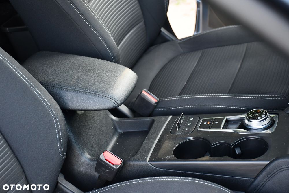 Ford Kuga 2.5 FHEV AWD Titanium - 18
