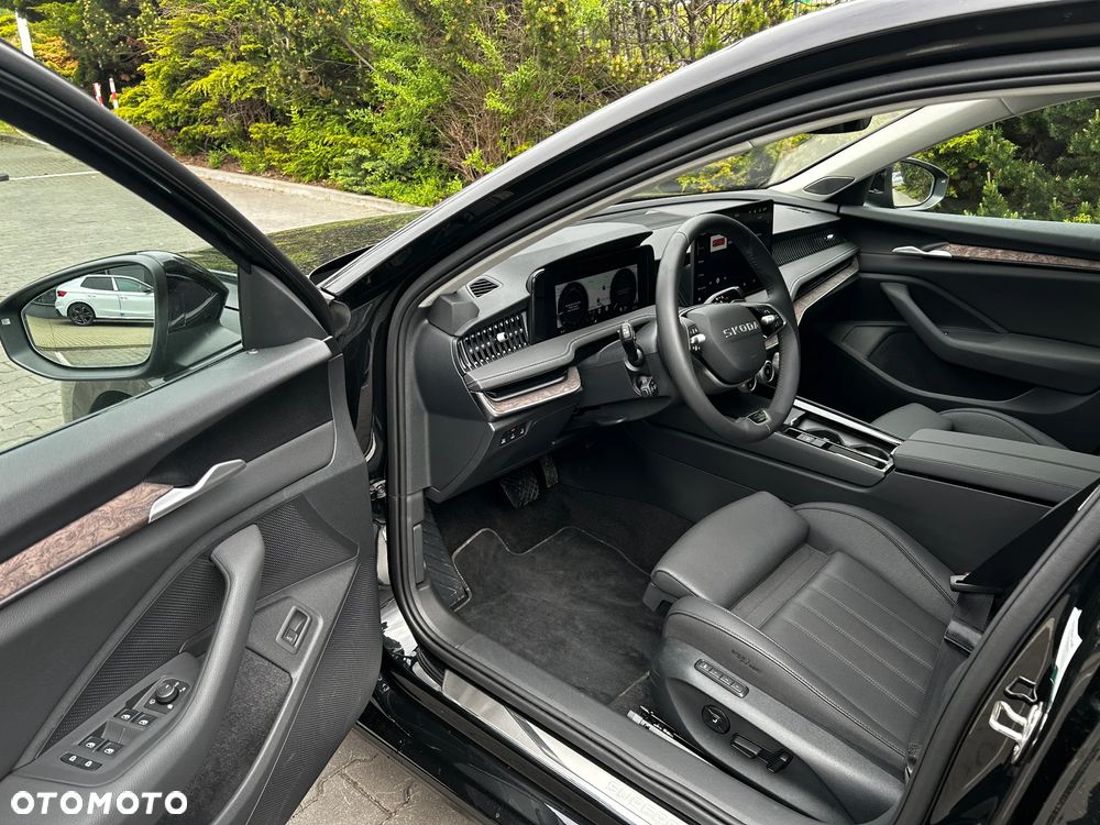 Skoda Superb 2.0 TDI SCR 4x4 L&K DSG - 11