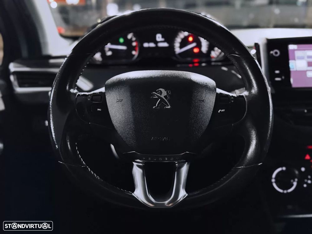 Peugeot 208 1.6 BlueHDi Style - 23