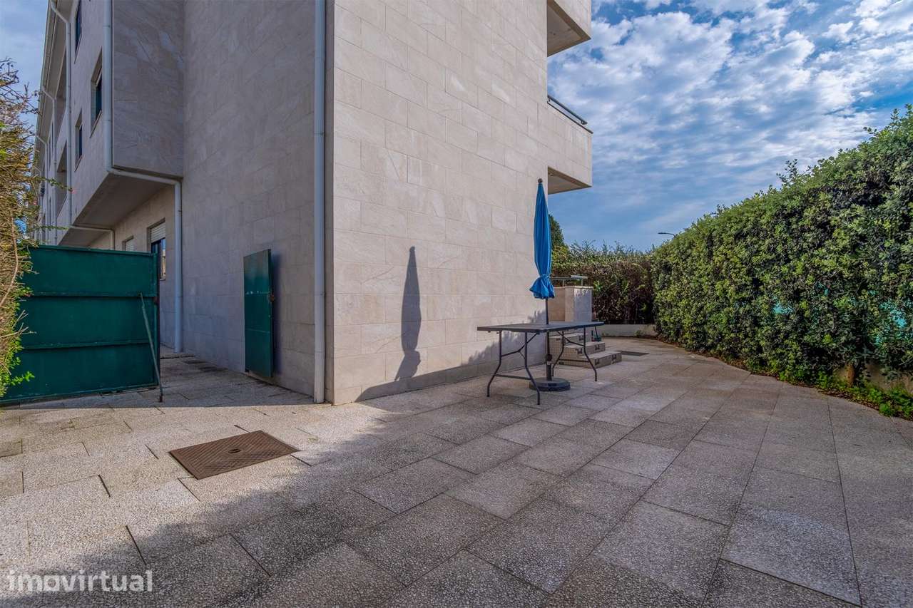 Apartamento T2 com 110 m²  e mais 101 m² de espaço exterior privativo - Grande imagem: 2/32