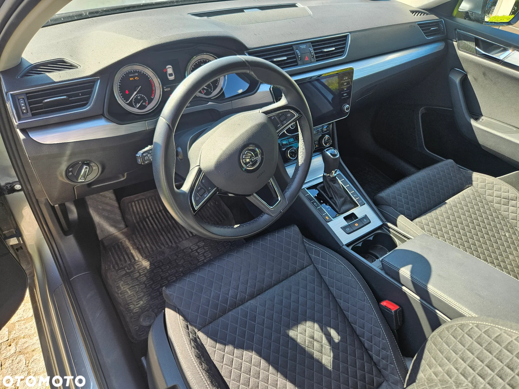 Skoda Superb 2.0 TSI Ambition DSG - 9