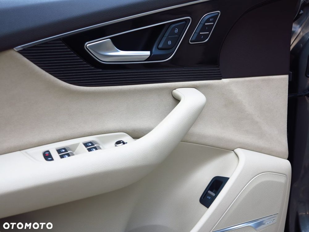 Audi Q7 - 10