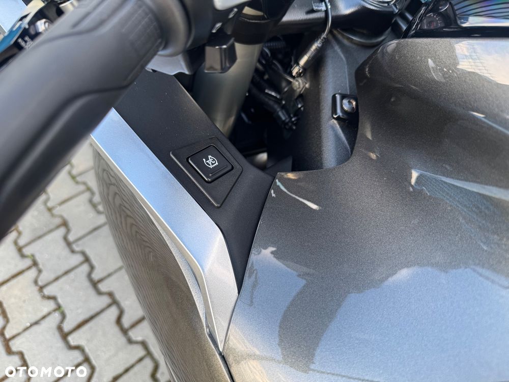 Honda VFR - 21