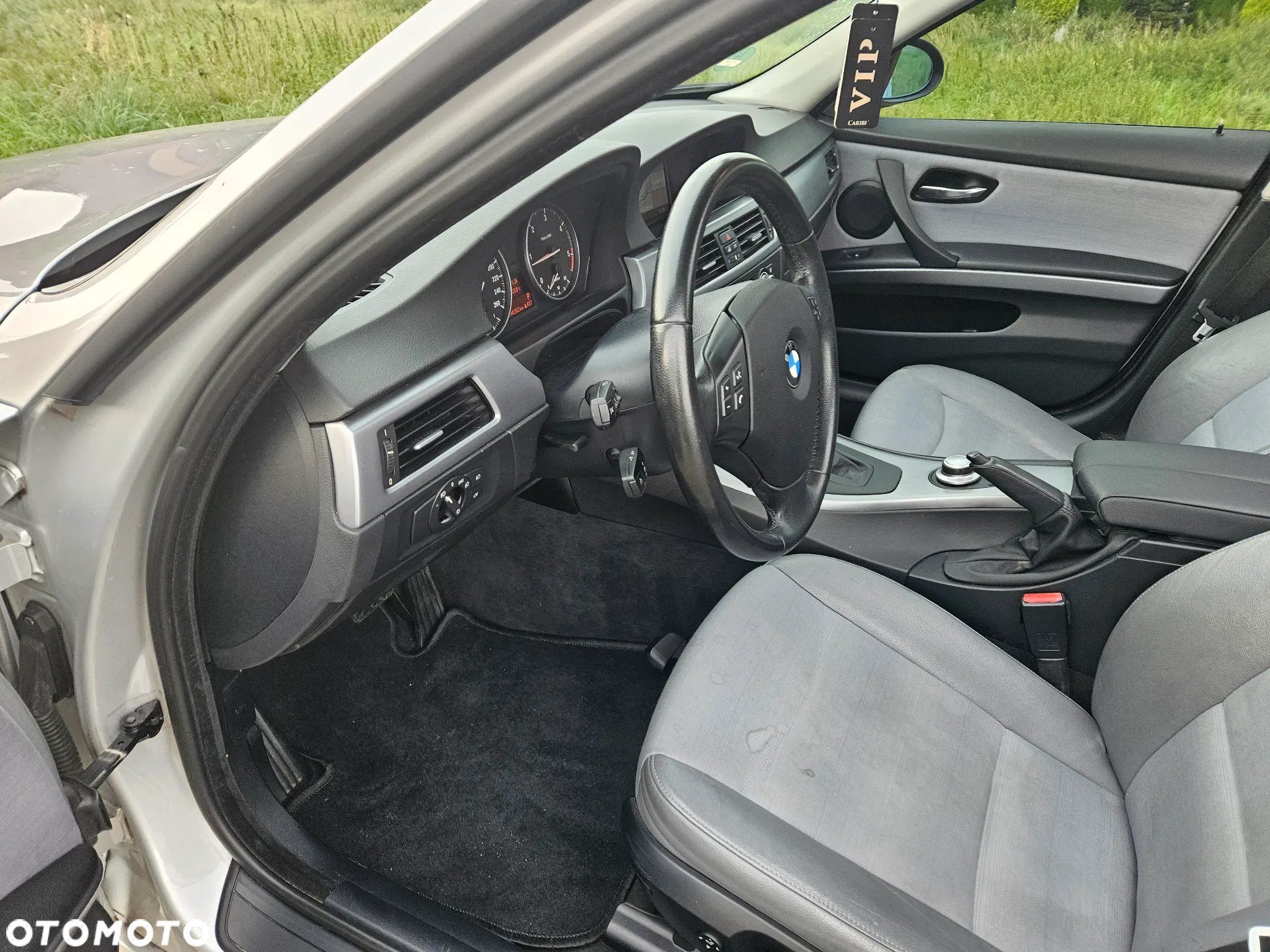 BMW Seria 3 320d DPF Touring - 12