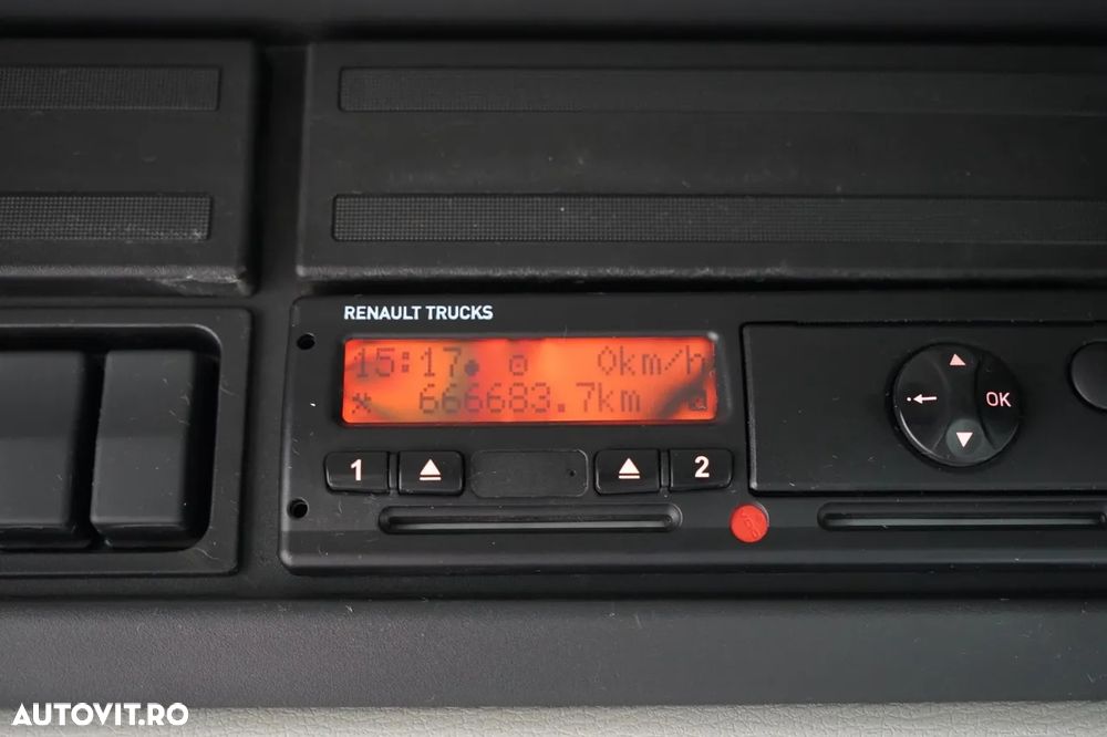 Renault D 210 / 4x2 / CONTAINER / 8,6 M / PODEA RESISTENTĂ / ELEVATOR DHOLLANDIA - 36