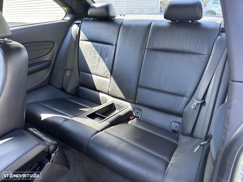 BMW 120 d Limited Edition Lifestyle c/ M Sport Pack - 30