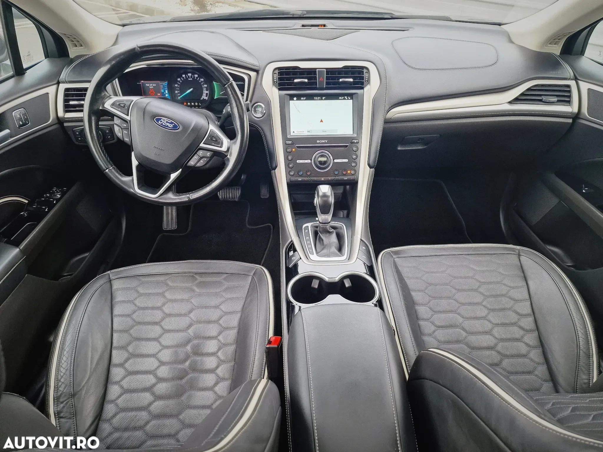 Ford Mondeo Vignale 2.0 Hybrid - 8