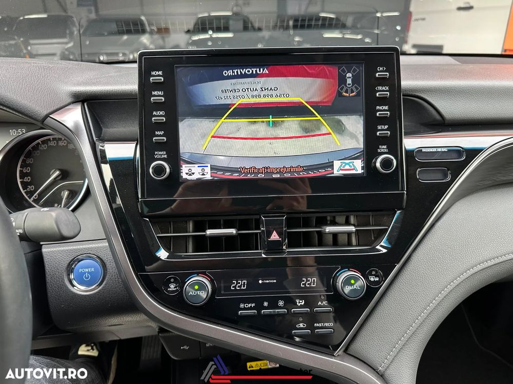 Toyota Camry Executive - 26