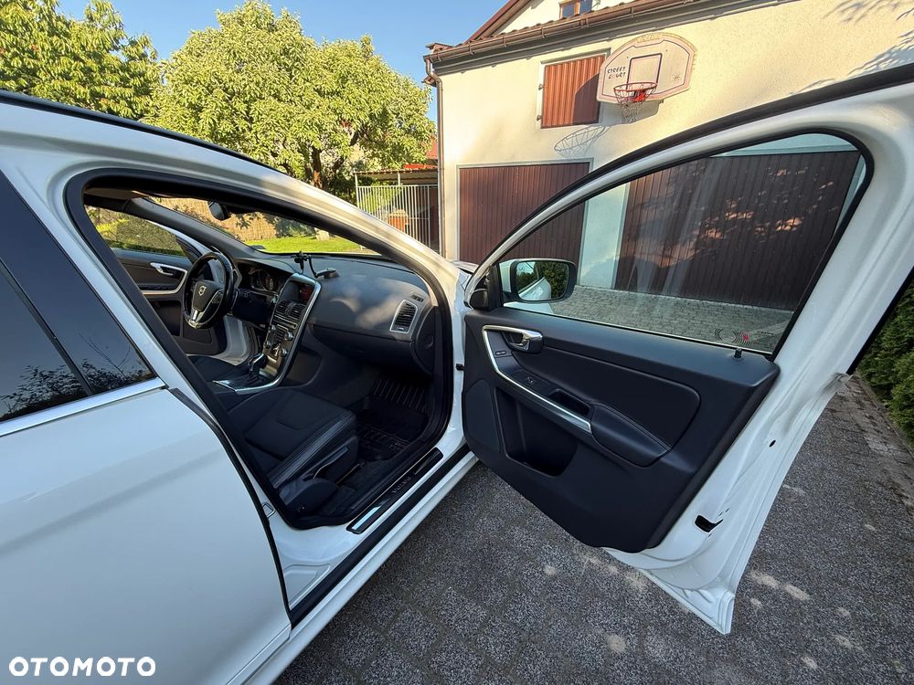 Volvo XC 60 D4 Drive-E Momentum - 10
