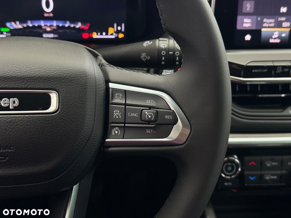 Jeep Compass - 22