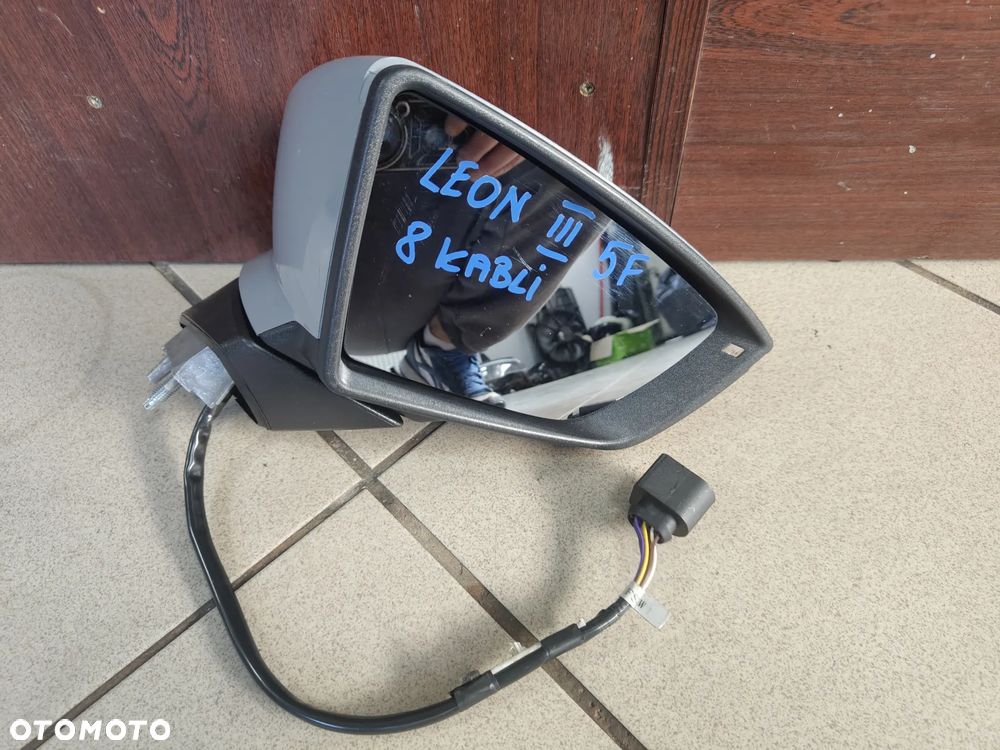 Seat Leon III 3 prawe lusterko 8Pin Eu