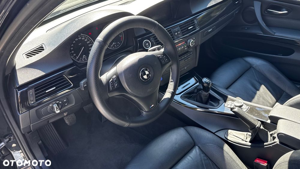 BMW Seria 3 320d - 25