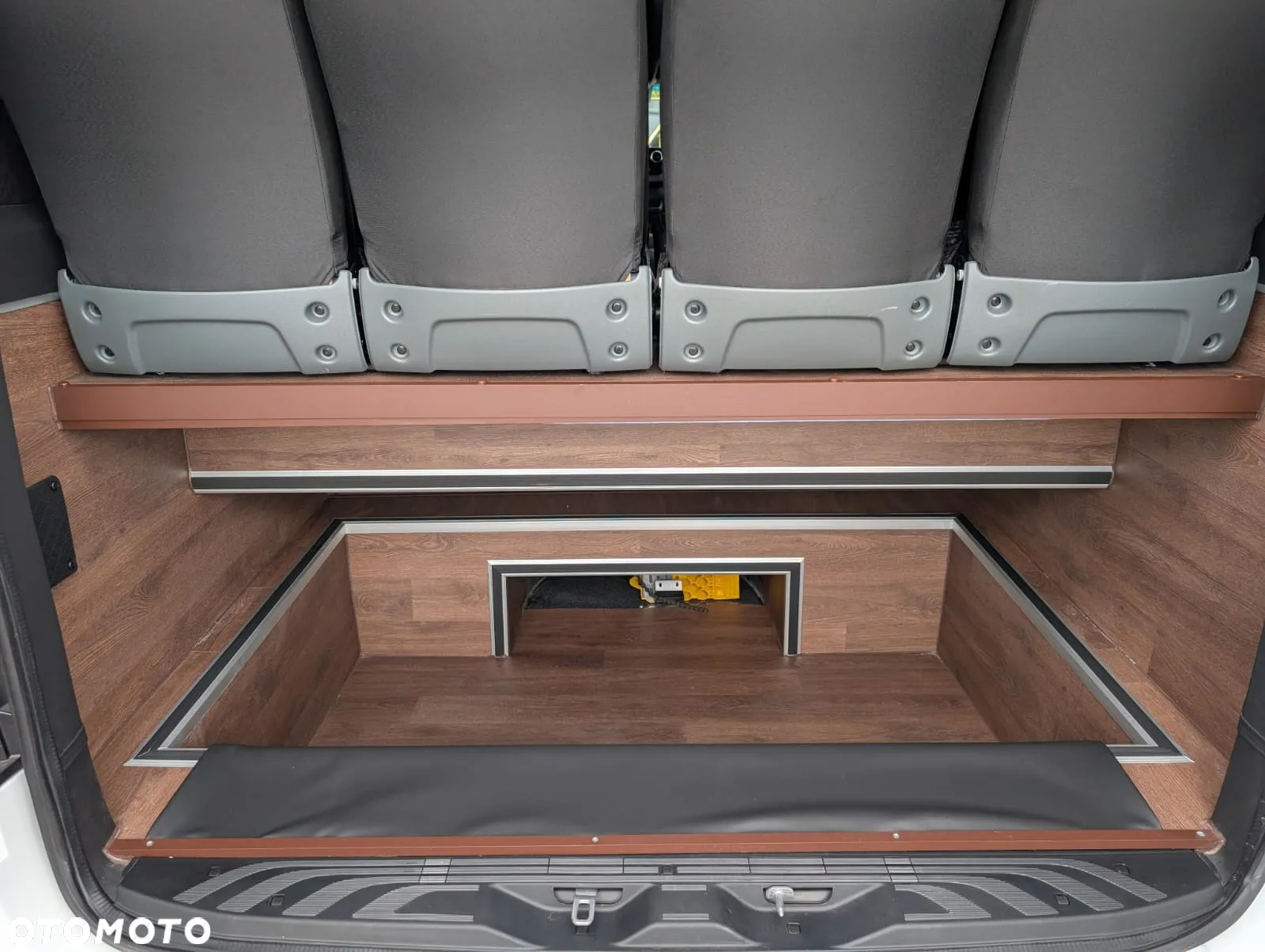 Mercedes-Benz Sprinter 517 - 6
