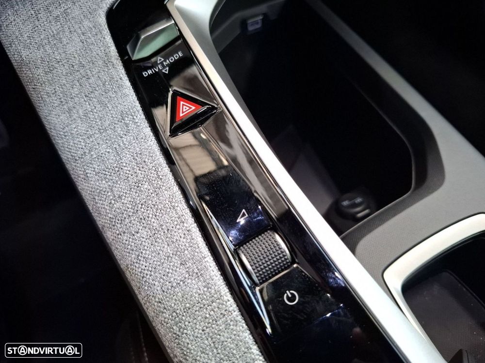 Peugeot 3008 1.2 Hybrid Allure e-DCS6 - 24
