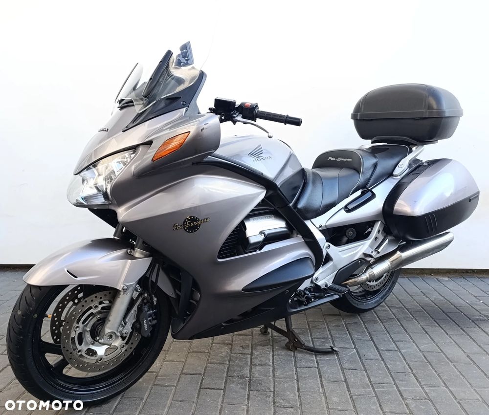 Honda ST - 3