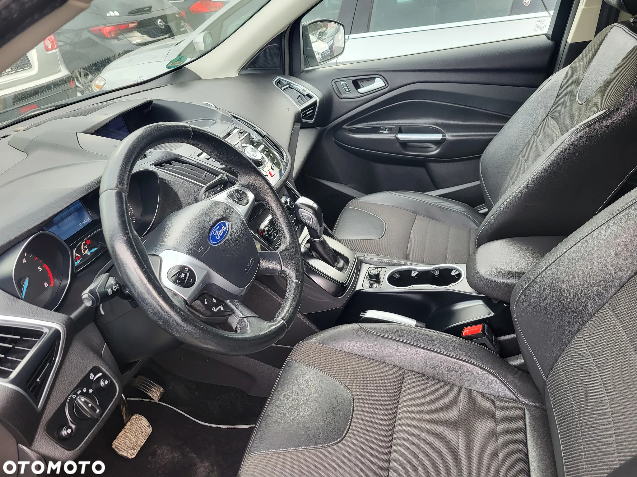 Ford Kuga - 12