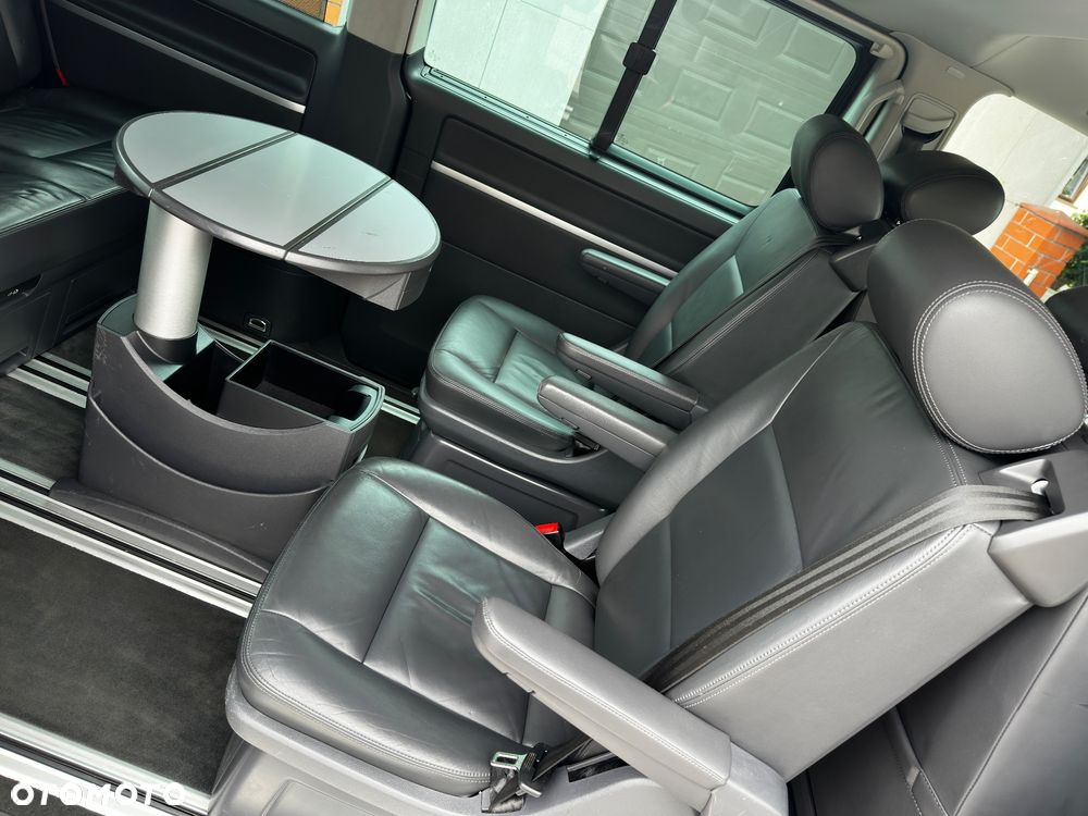 Volkswagen Multivan - 14