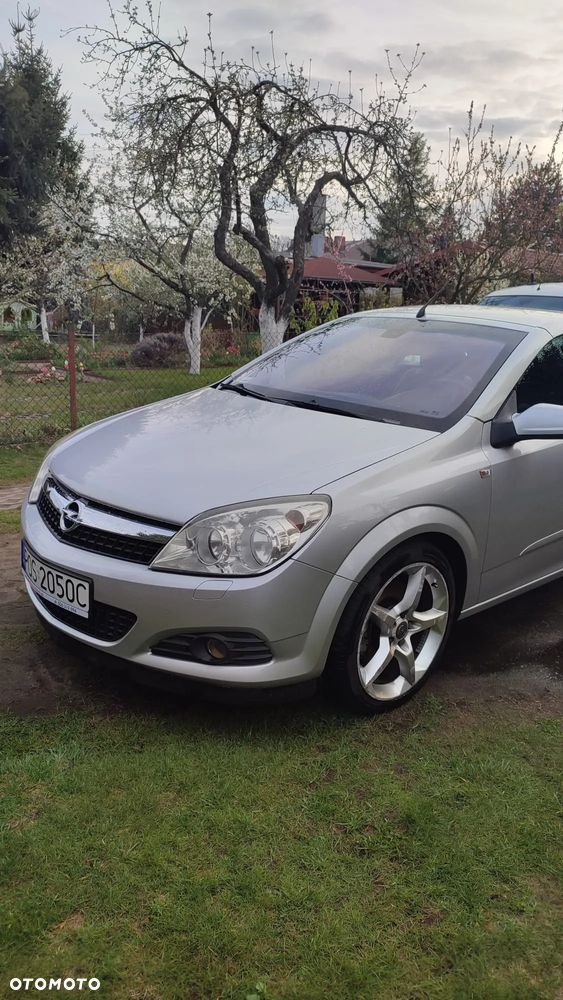 Opel Astra 1.9 CDTI Cosmo - 17