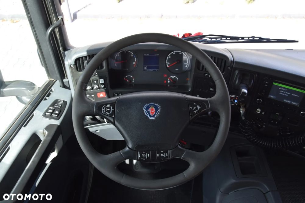 Scania P410 / 8x4 / EURO 6 / WYWROTKA / HYDROBURTA / AUTOMAT / KAMERA COFANIA / NAWIGACJA / HAK / NISKI PRZEBIEG / 2016 / SERWISOWANY / SPROWADZONY - 23