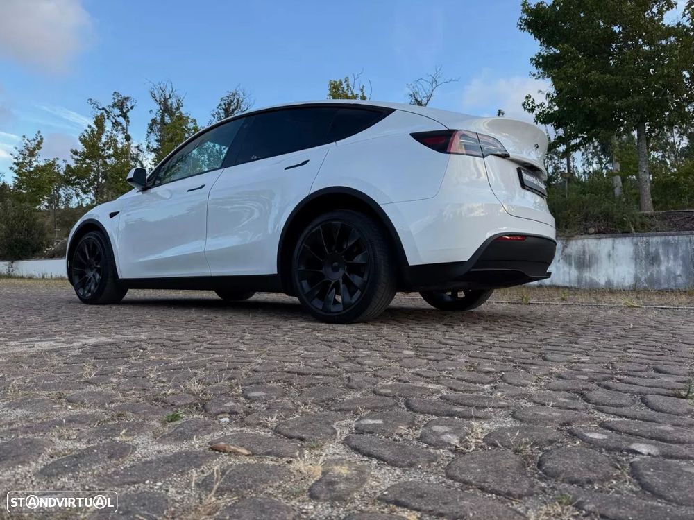 Tesla Model Y Long Range Dual Motor AWD - 17