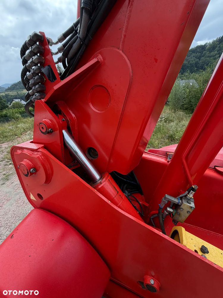 Manitou MRT2150+PRIVILEGE Ładowarka teleskopowa 4x4 ROTO 21metrów. 5 ton udźwig. Bez AdBLUE bez DPF. Maszyna jak Nowa z Norwegii 5300 mtg. 2015 rok. Obrót pełny. Zero luzów wycieków. Zadbana maszyna z Fermy Norweskiej. Silnik 160 Km. AUTEC zdalne sterowanie. Ani deka luzów czy wycieków. Opony jak Nowe. Pełny Oryginał. Niski przebieg. Stabilizatory. Zamki na tłokach. OKAZJA. Jest to model przystosowany do pracy z koszem. - 25