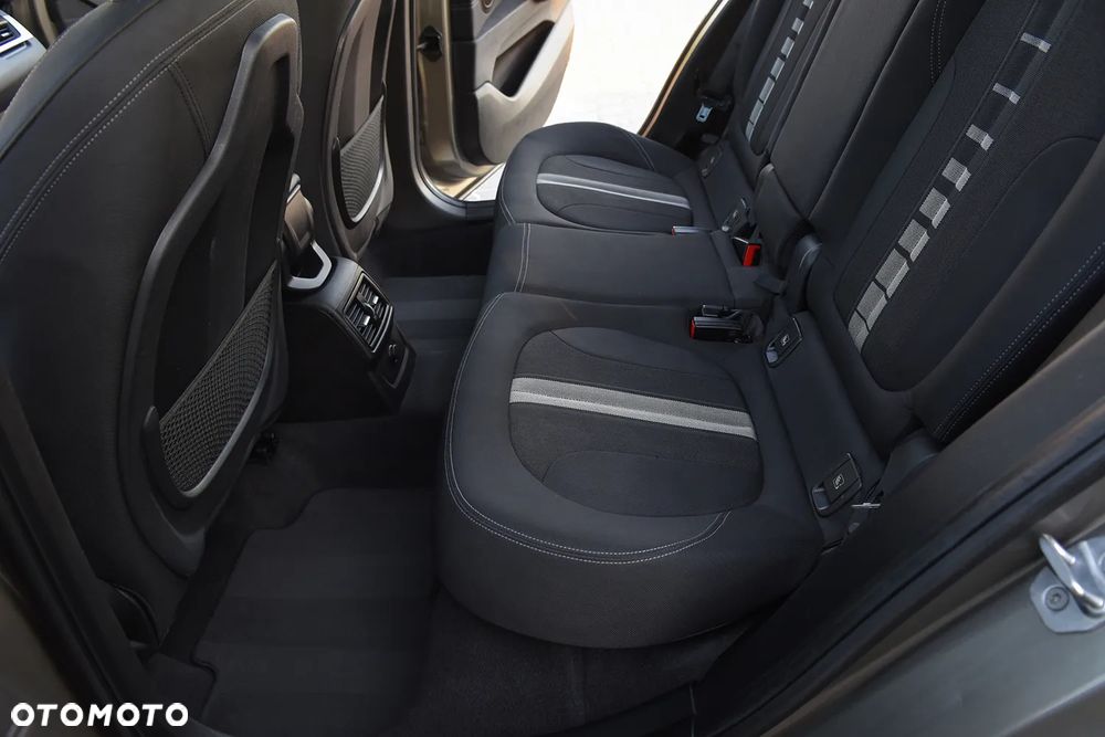 BMW X1 xDrive20d Sport Line - 28