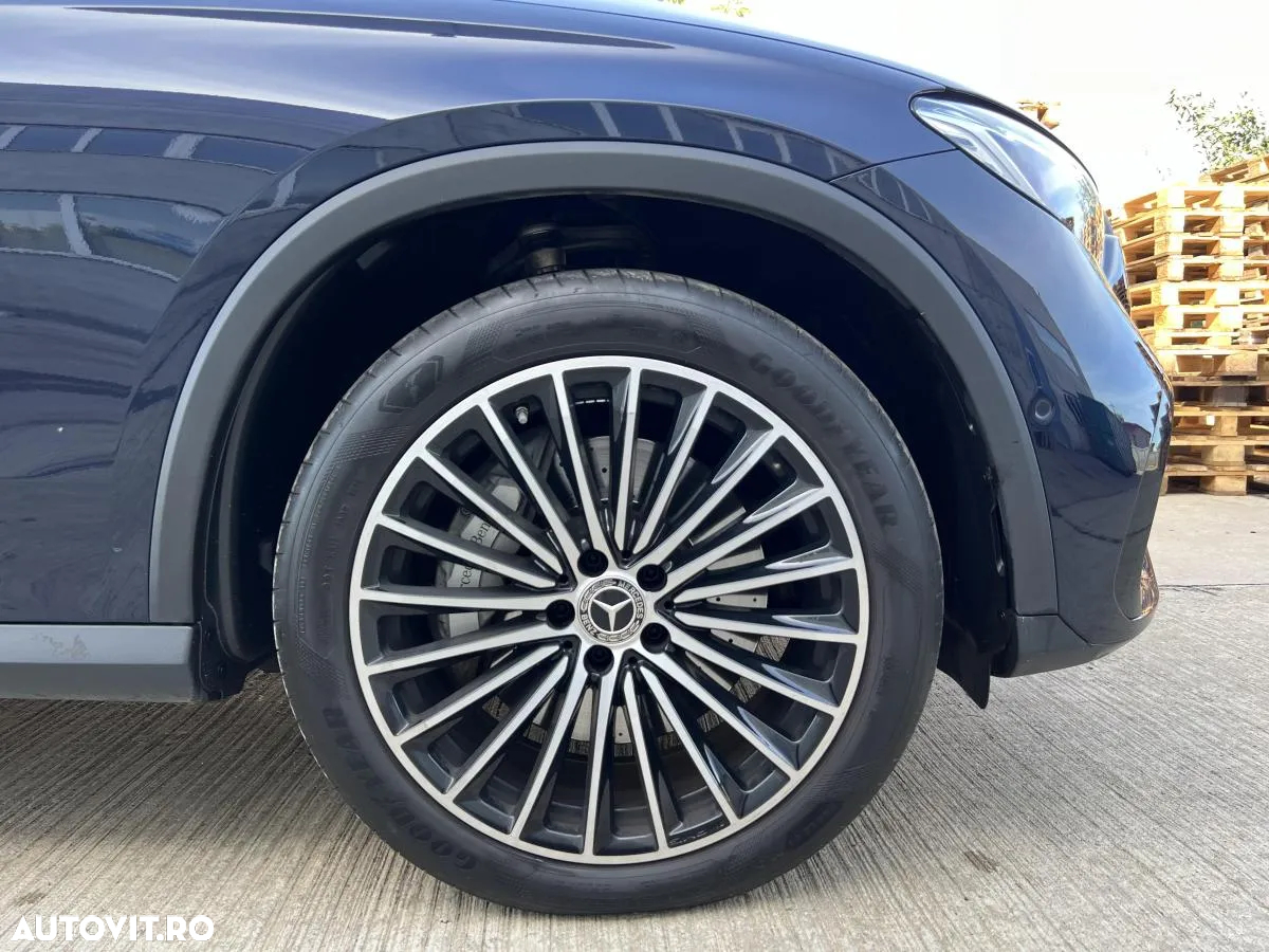 Mercedes-Benz GLC 300 4MATIC MHEV - 16