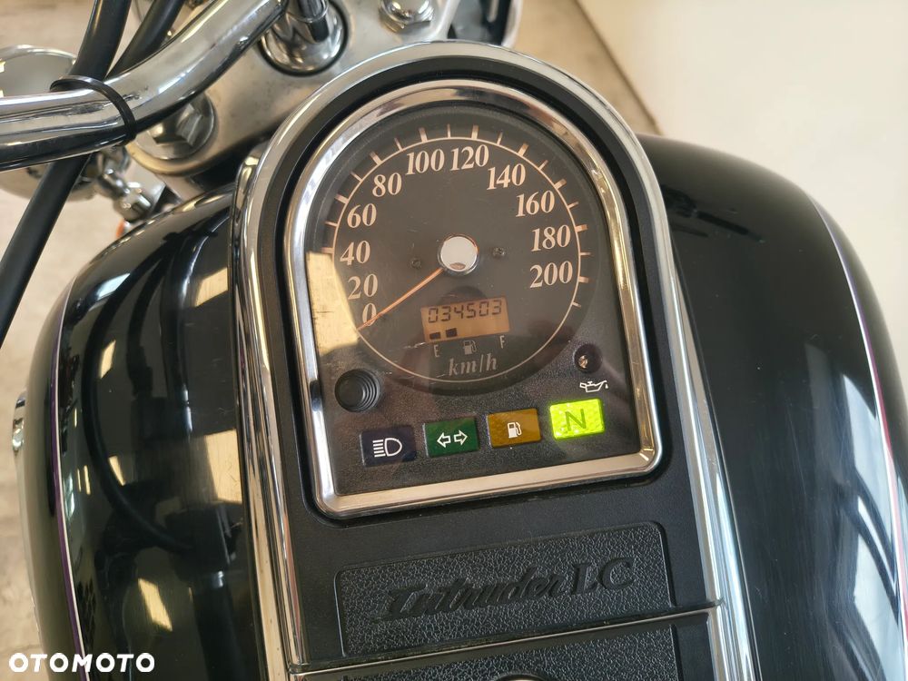 Suzuki Intruder - 9