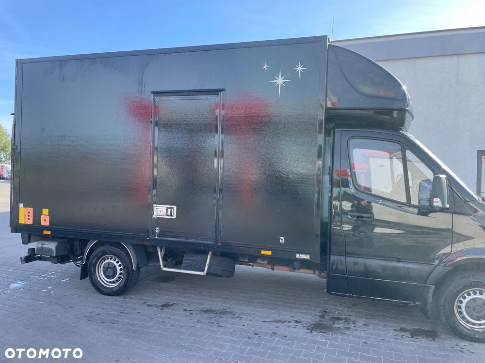 Mercedes-Benz Sprinter - 4
