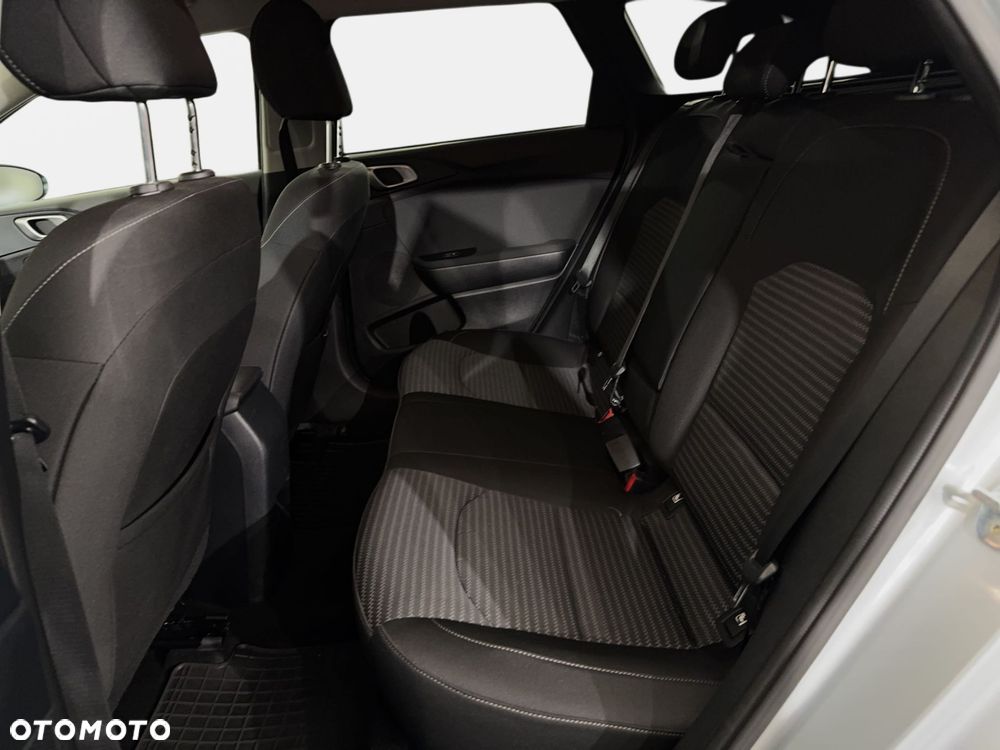 Kia Ceed - 14