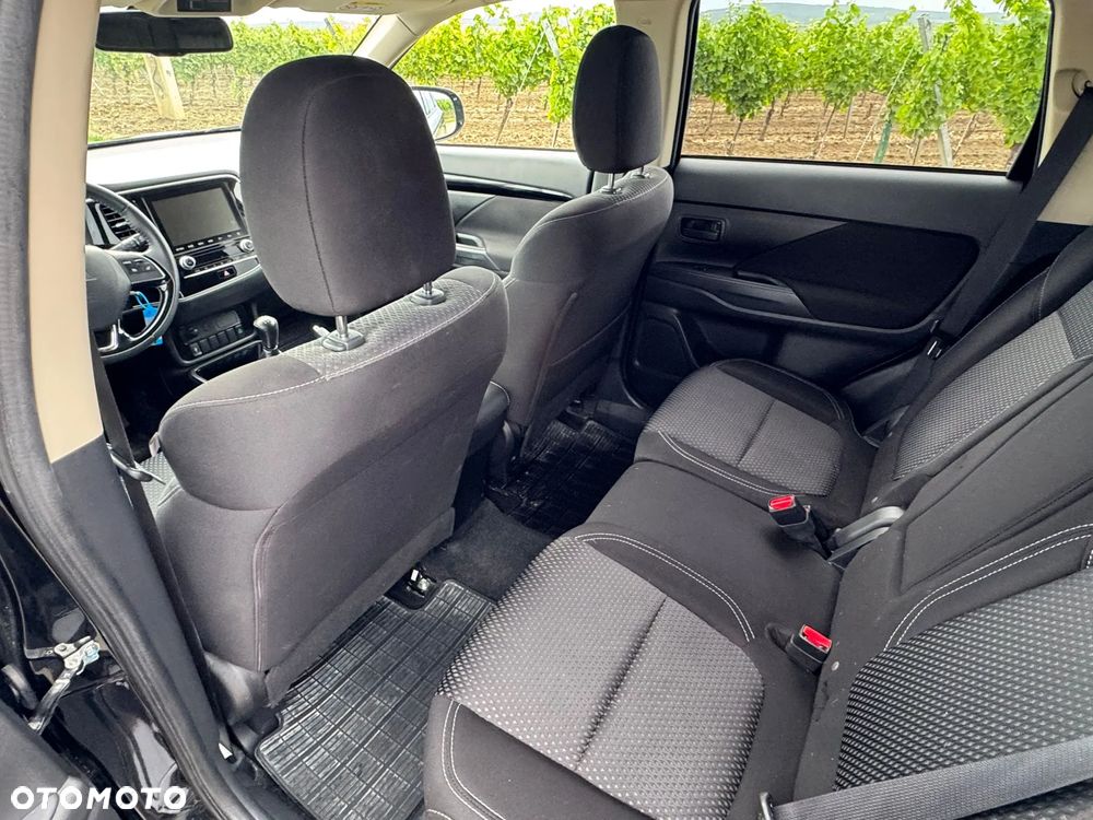 Mitsubishi Outlander 2.0 2WD Invite - 14