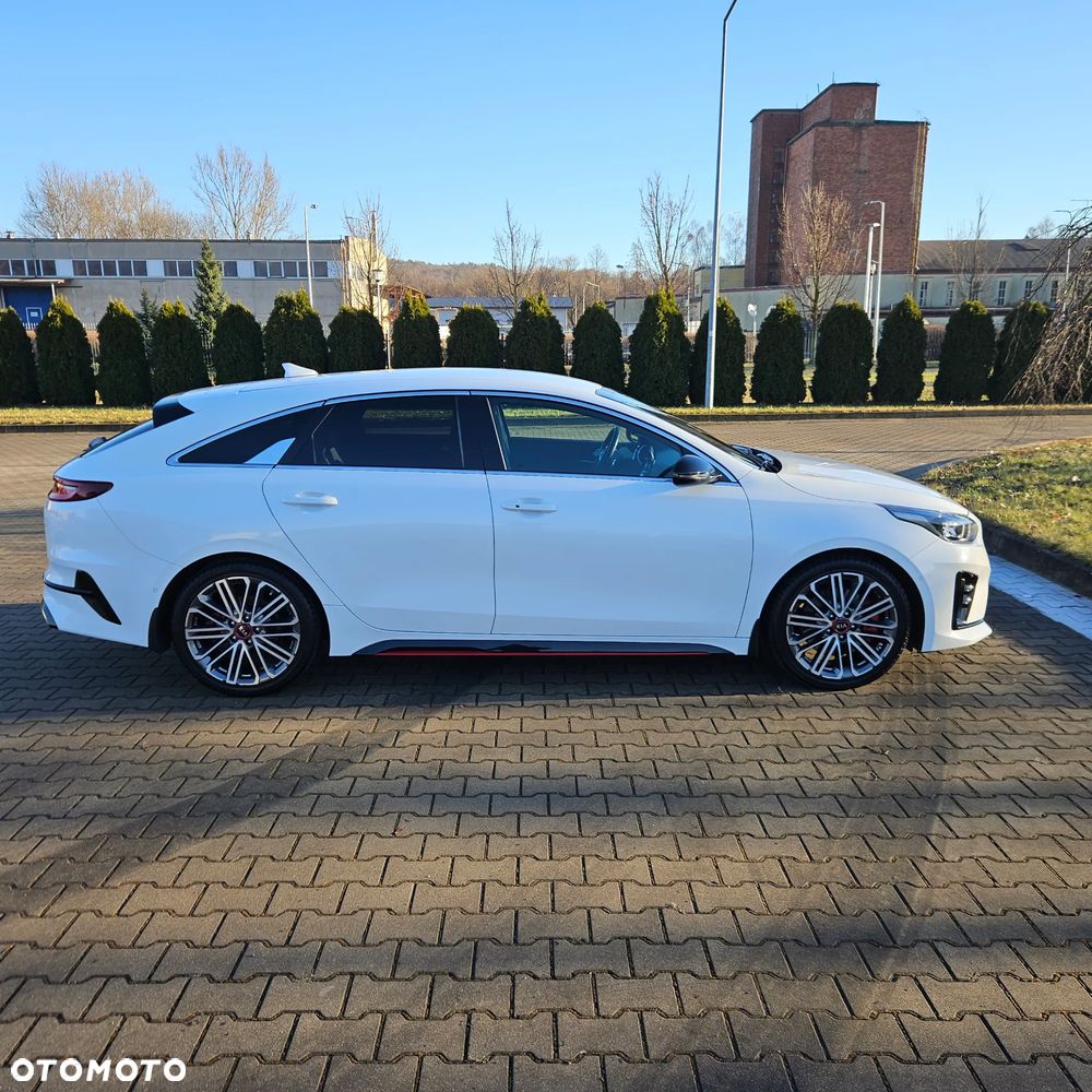 Kia ProCeed 1.6 T-GDI GT DCT - 1