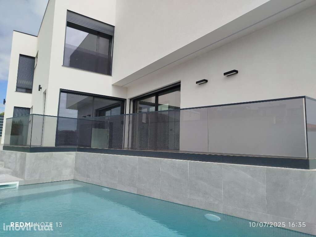 Moradia para venda em Alvide - Cascais - Grande imagem: 3/36