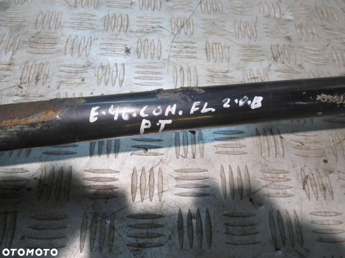 PÓŁOŚ PRAWA TYŁ PRZEGUBY BMW E46 2.0 B - 2