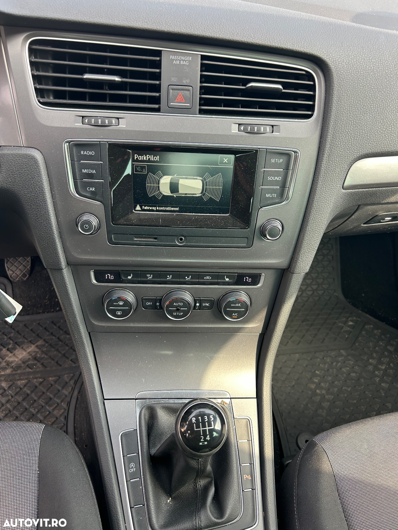 Volkswagen Golf 1.2 TSI BlueMotion Technology Comfortline - 4