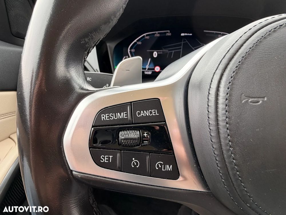 BMW Seria 3 330e xDrive AT PHEV - 24