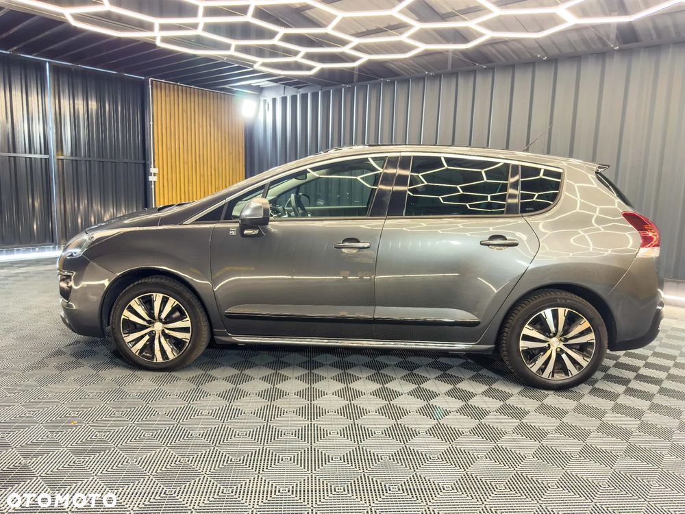 Peugeot 3008 Hybrid4 - 8